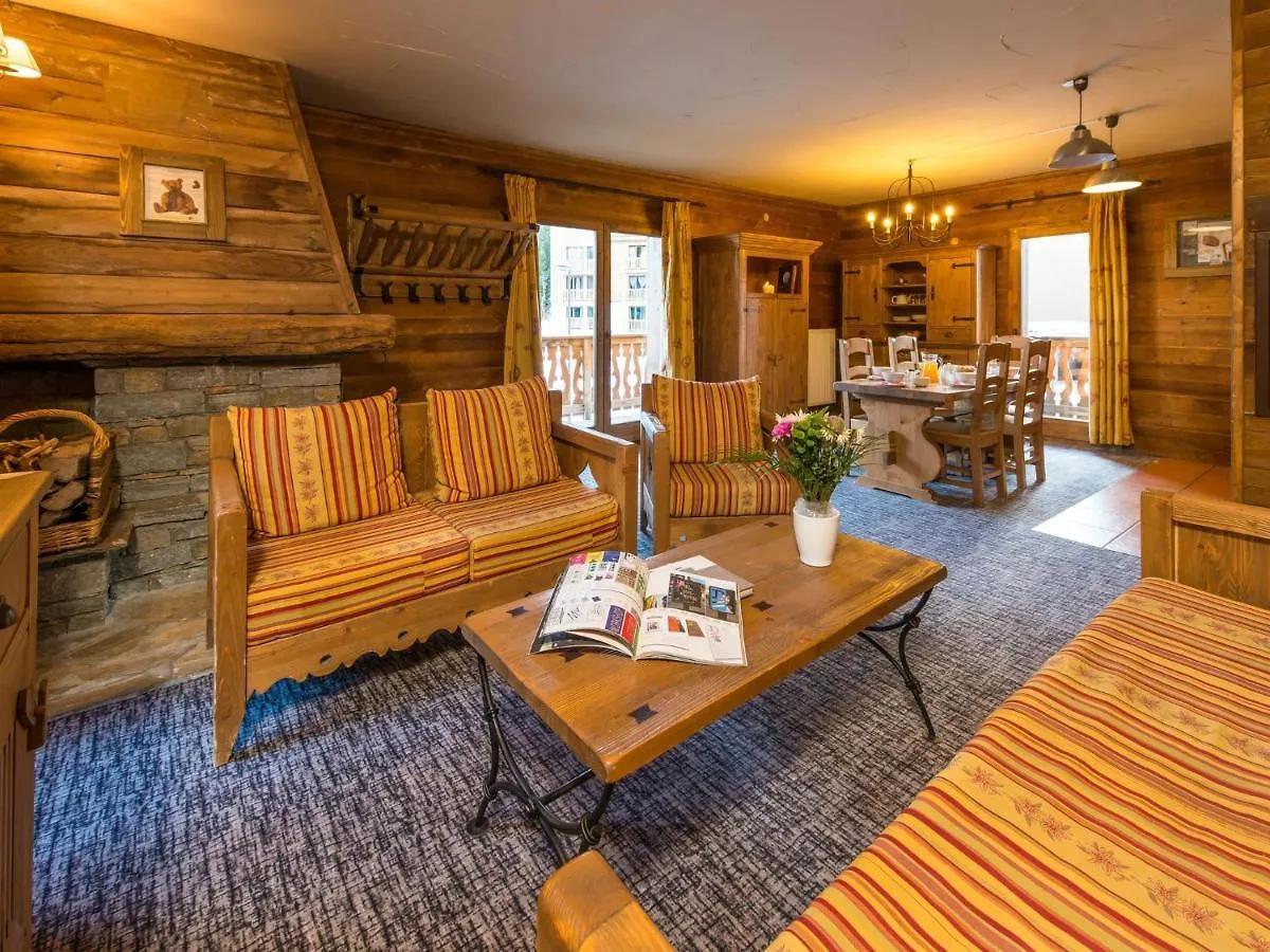Cozy Rustic Apartment With A Fireplace And Wi-Fi In Arc 2000 Les Arcs