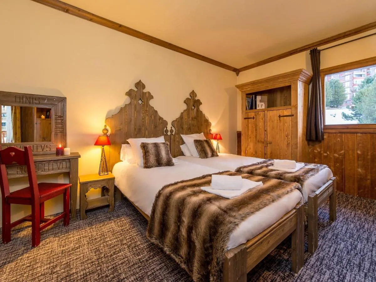 Cozy Rustic Apartment With A Fireplace And Wi-Fi In Arc 2000 Les Arcs