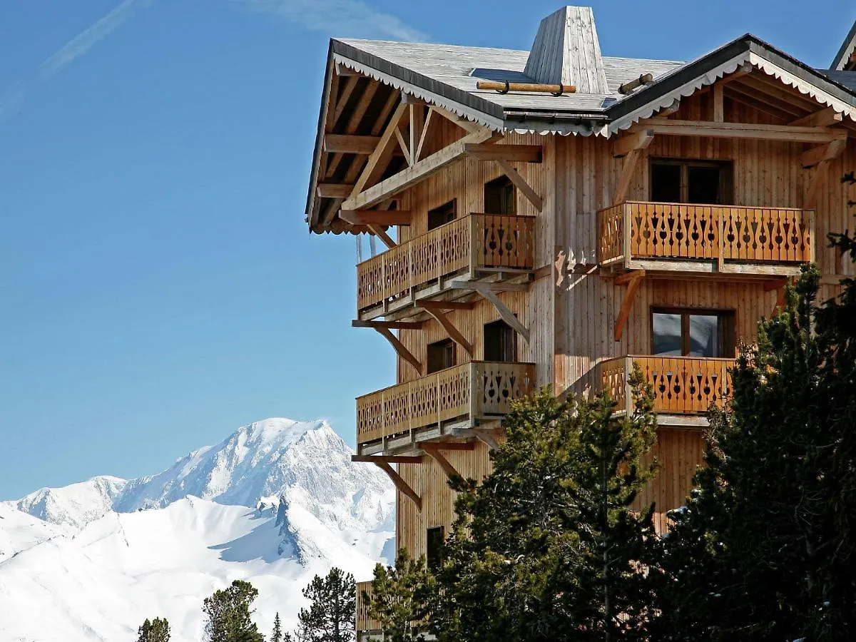 Cozy Rustic Apartment With A Fireplace And Wi-Fi In Arc 2000 Les Arcs