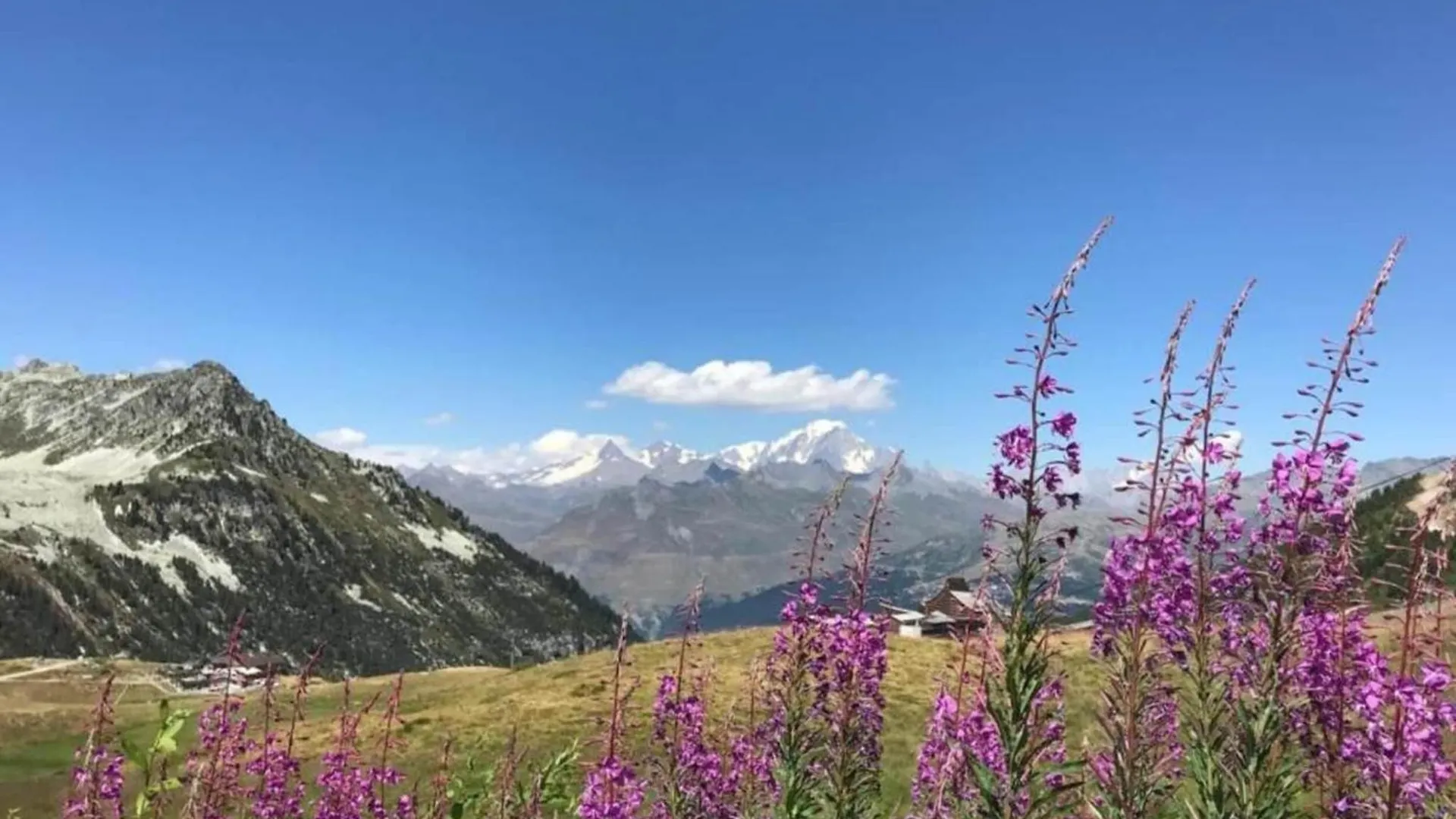 Cozy Rustic Apartment With A Fireplace And Wi-Fi In Arc 2000 Les Arcs